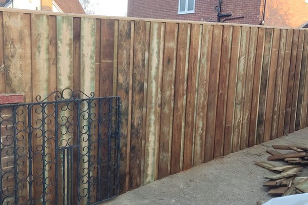 New Suffolk fencing being installed by Handyman William